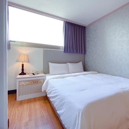 Chrysler Hotel ไทเป ภายนอก รูปภาพ